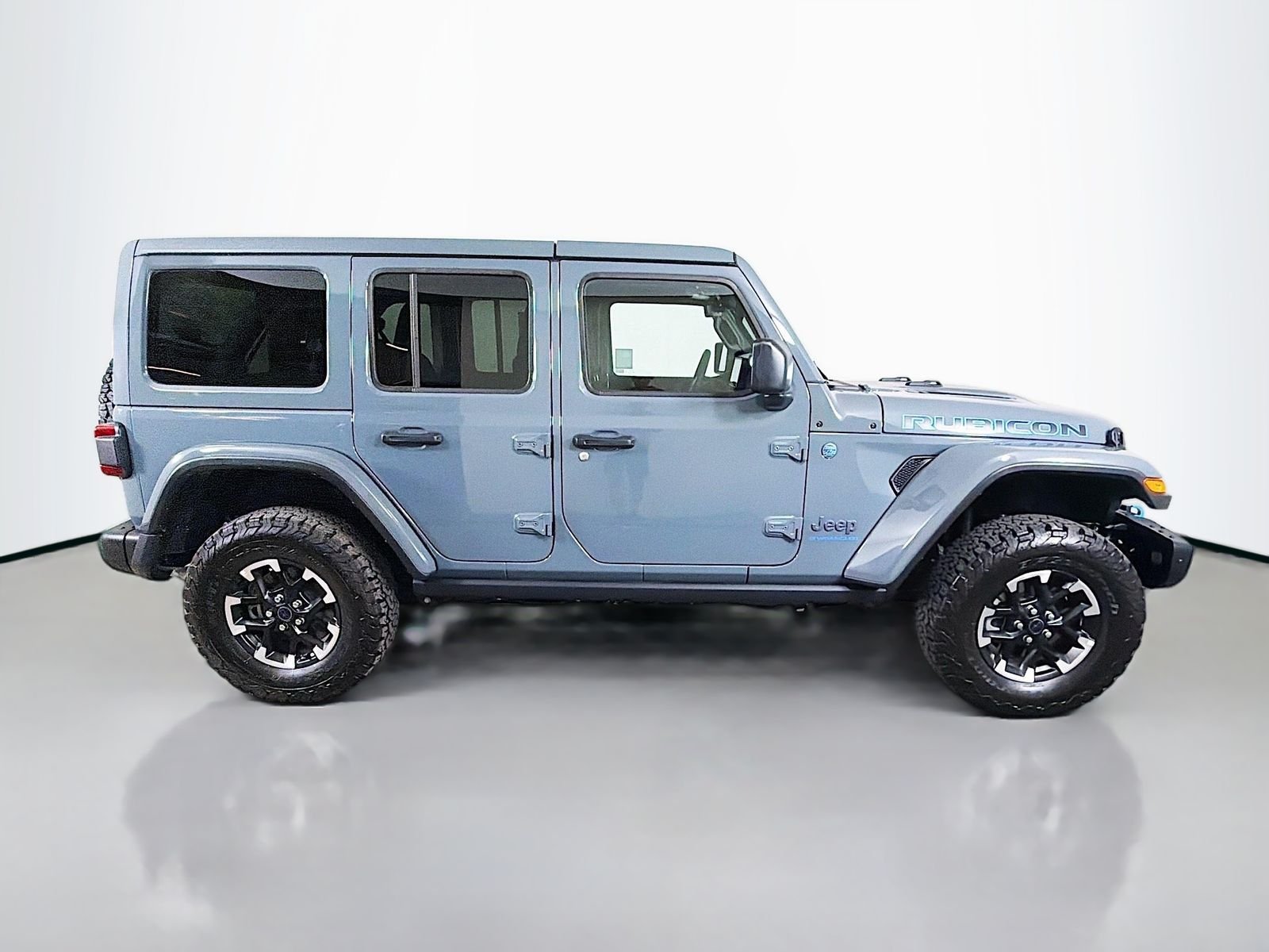 Used 2025 Anvil Clear Coat Jeep Rubicon 4xe image 6