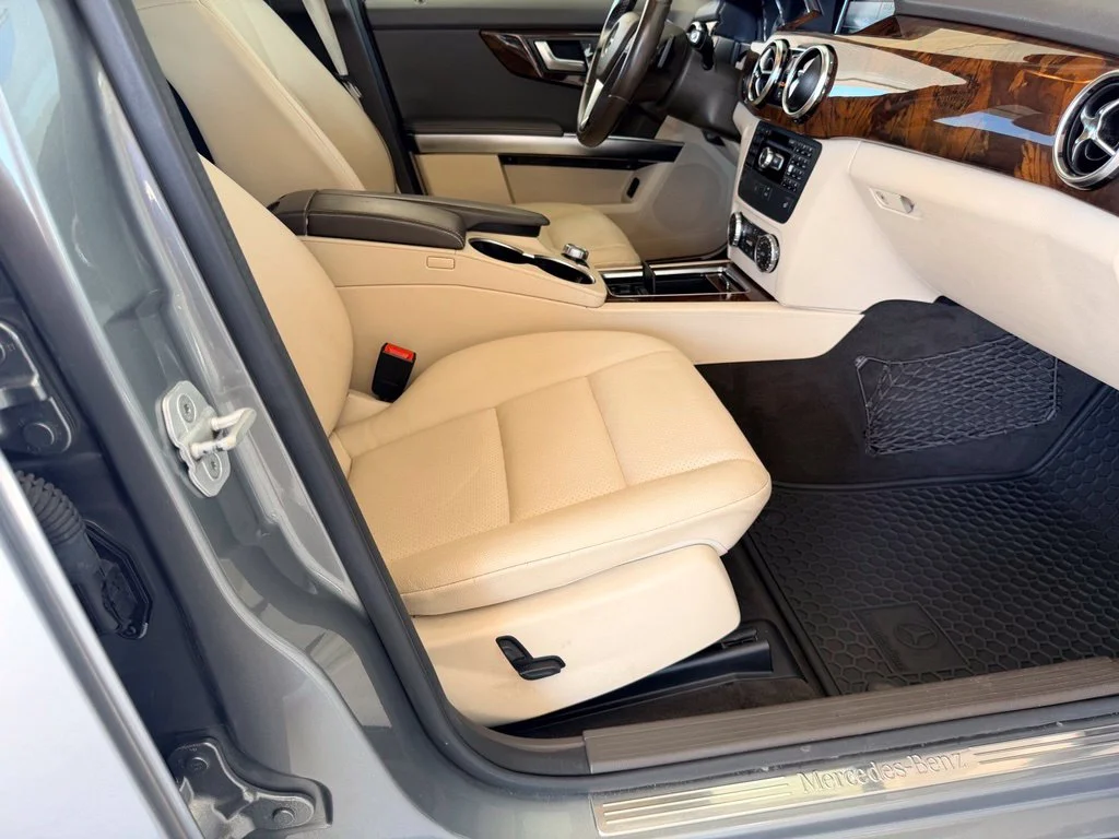 Used 2013 Silver Mercedes-Benz GLK 350 image 31