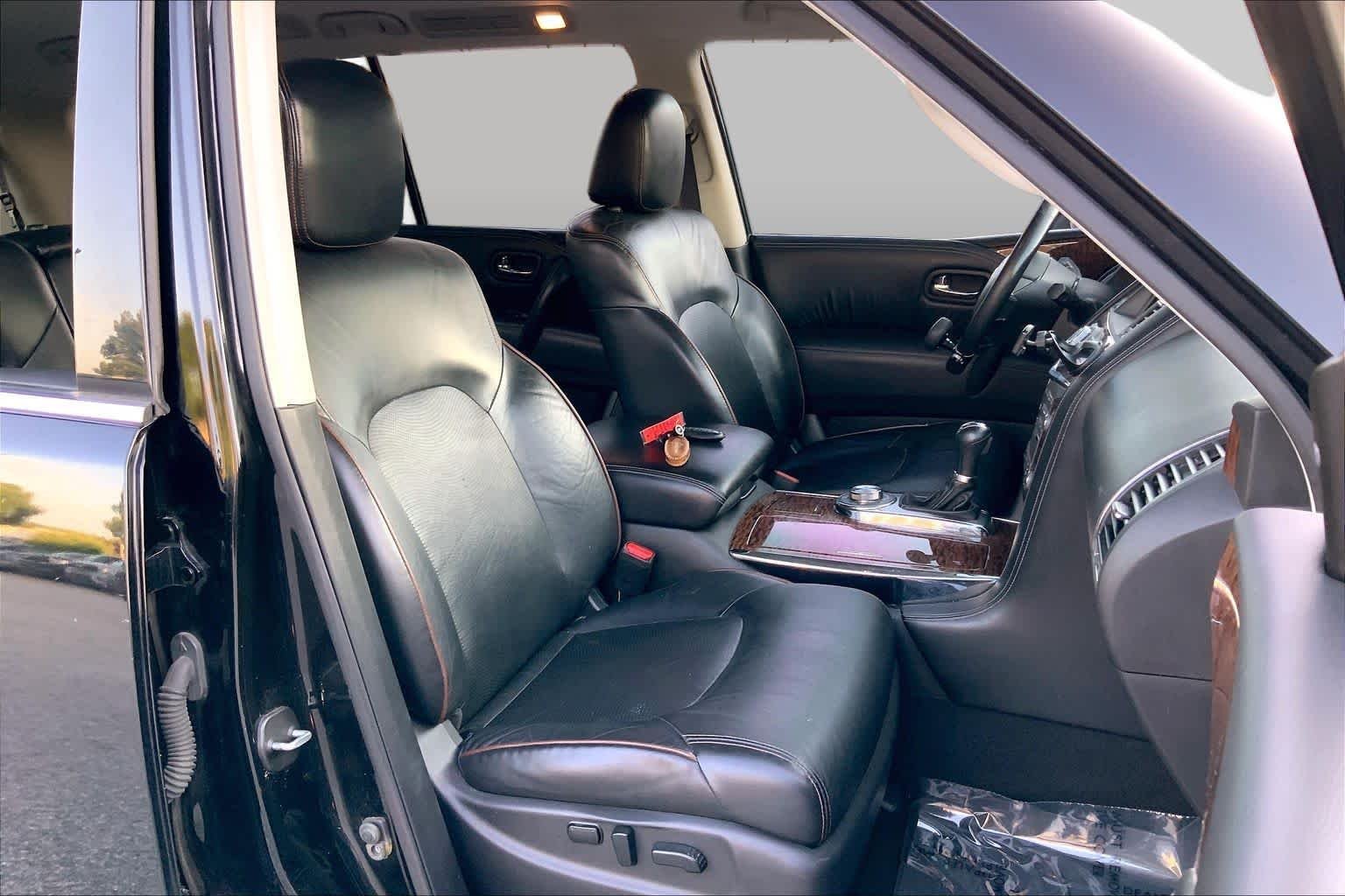 Used 2019 Super Black Nissan SL image 8