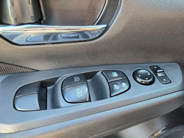 Used 2024 Gray Nissan SV image 37