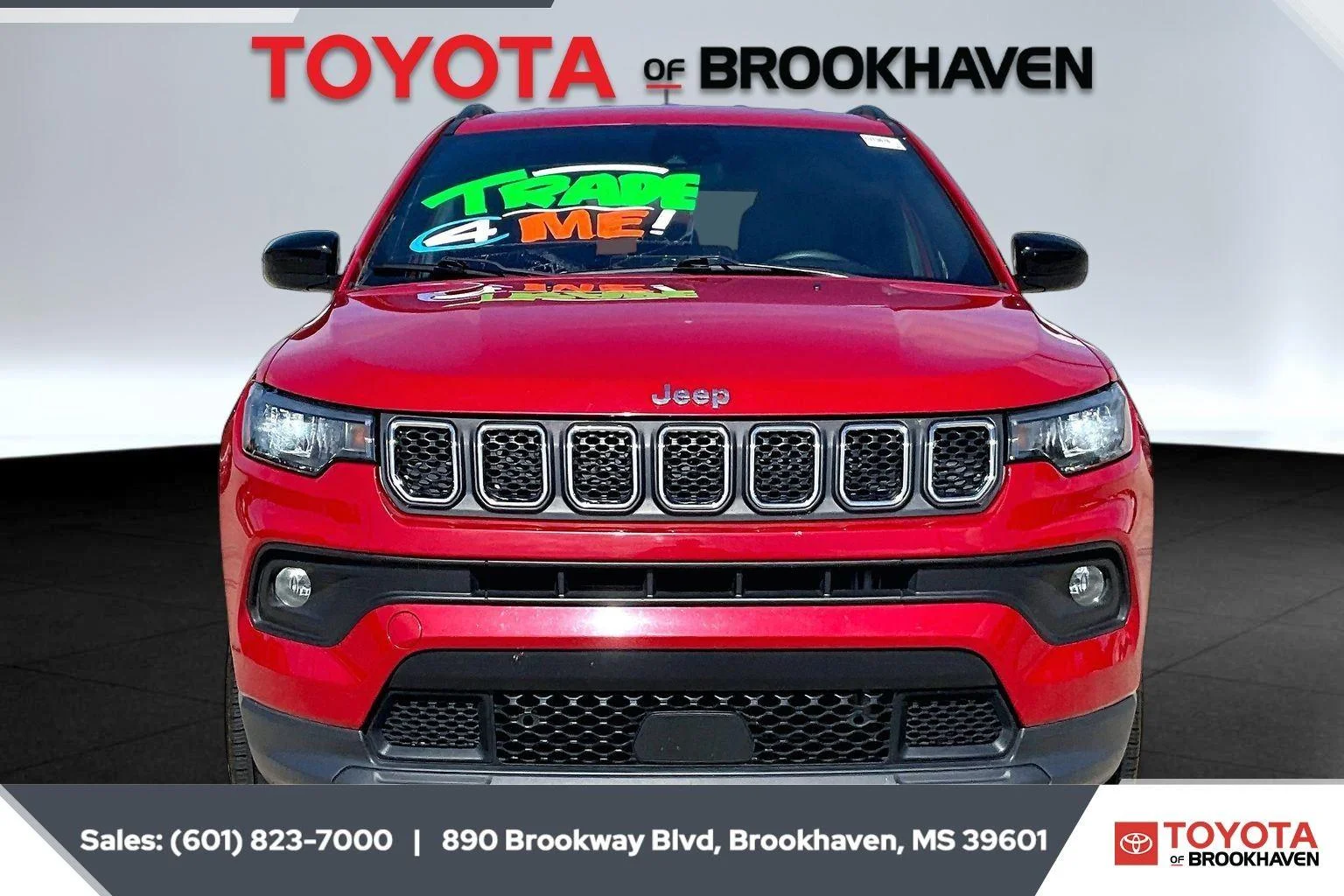 Used 2024 Red Hot Pearlcoat Jeep Latitude image 3
