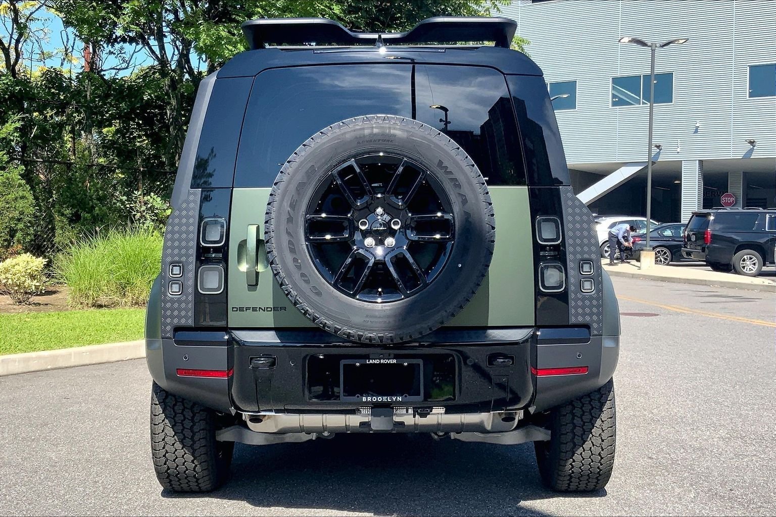 New 2026 Woolstone Green Land Rover S image 4
