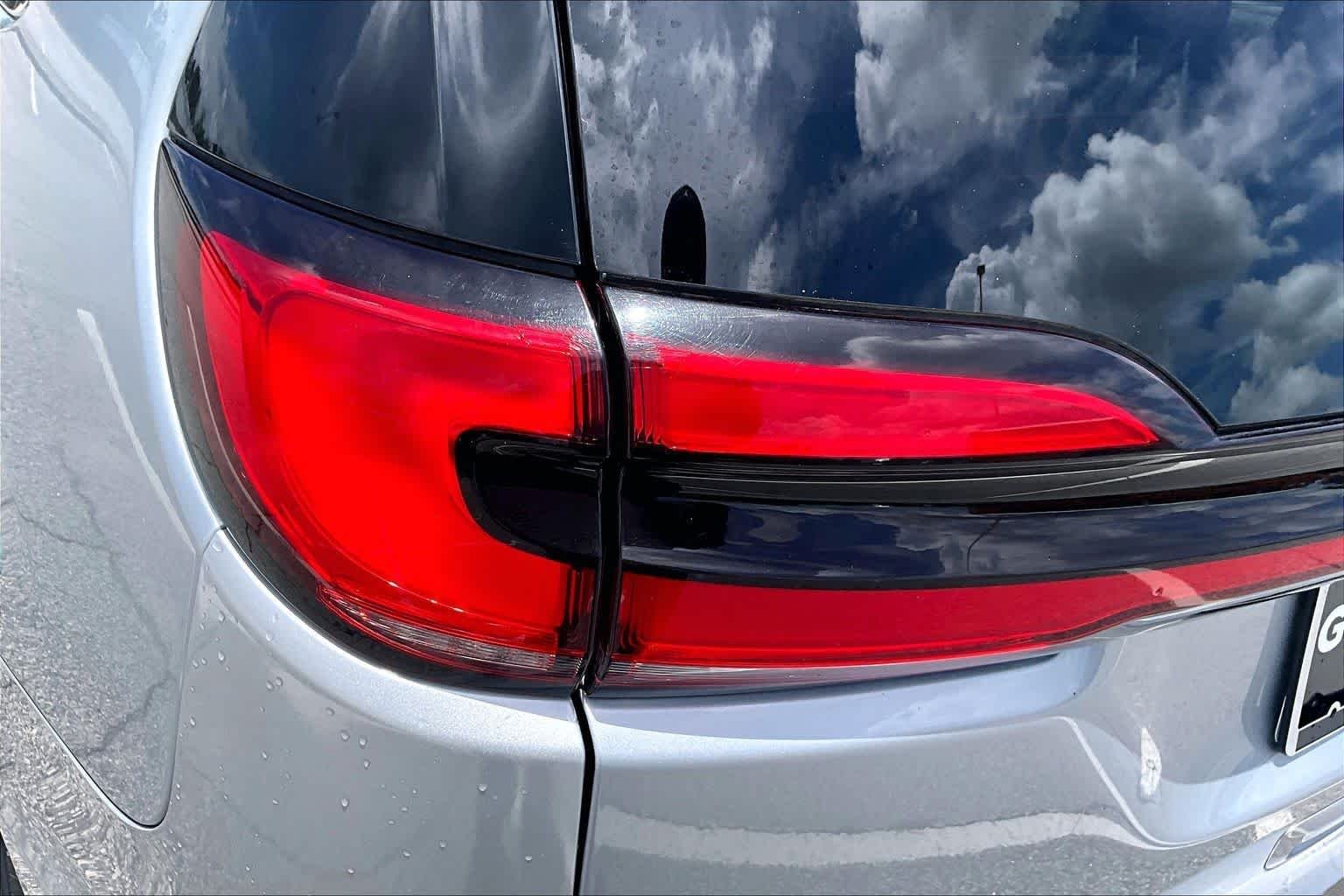 Used 2023 Silver Mist Clearcoat Chrysler Touring L image 29