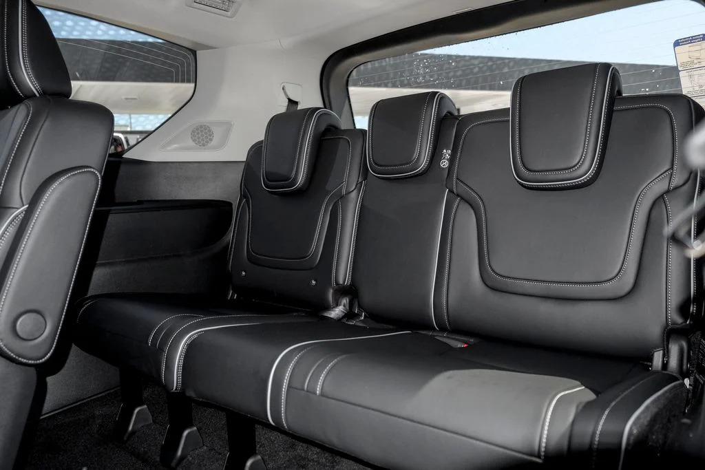 New 2026 BLACK OBSIDIAN INFINITI Luxe 4WD image 18