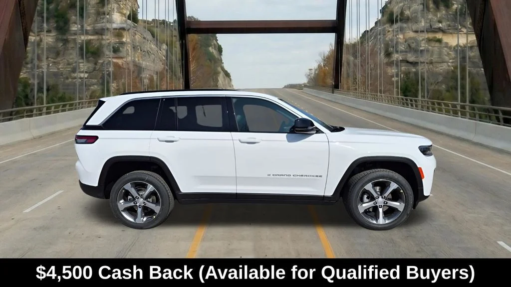 New 2026 Bright White Clear-Coat Exterior Paint Jeep Limited image 11