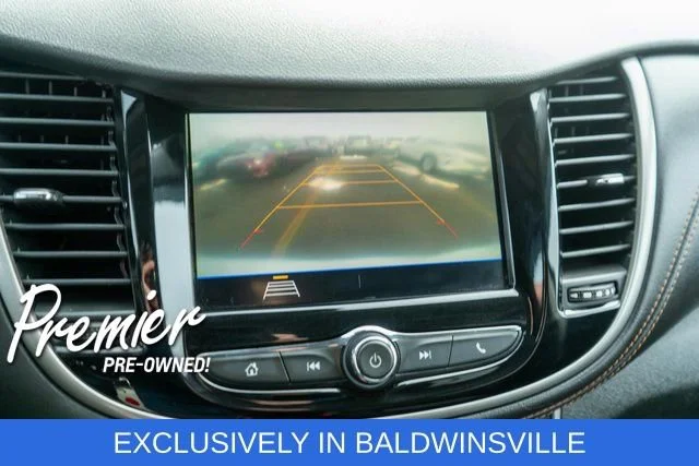 Used 2020 SUMMIT WHITE Chevrolet LT image 23
