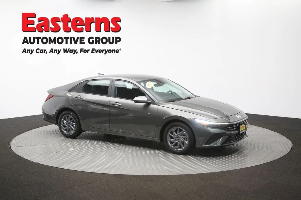 Used 2024 Gray Hyundai SEL image 46