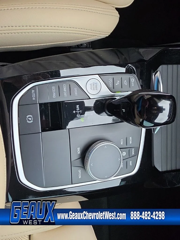 Used 2024 Black BMW sDrive30i image 19