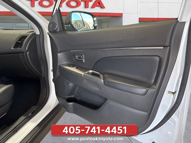 Used 2023 White Mitsubishi 2.0 LE image 23