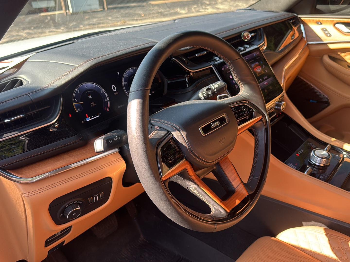 Used 2025 Bright White Clearcoat Jeep Summit Reserve image 13