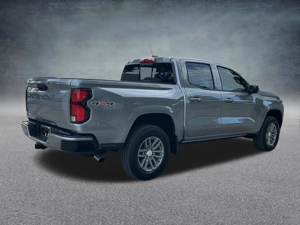 Used 2025 Gray Chevrolet LT image 5