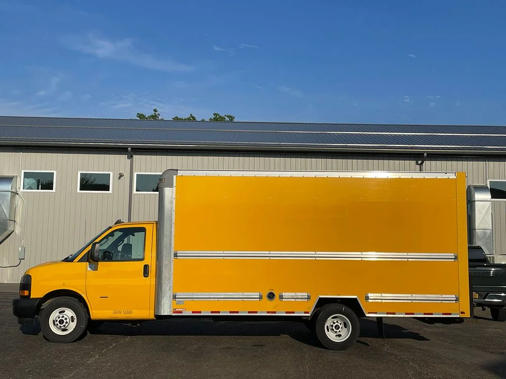 Used 2021  GMC Work Van image 6