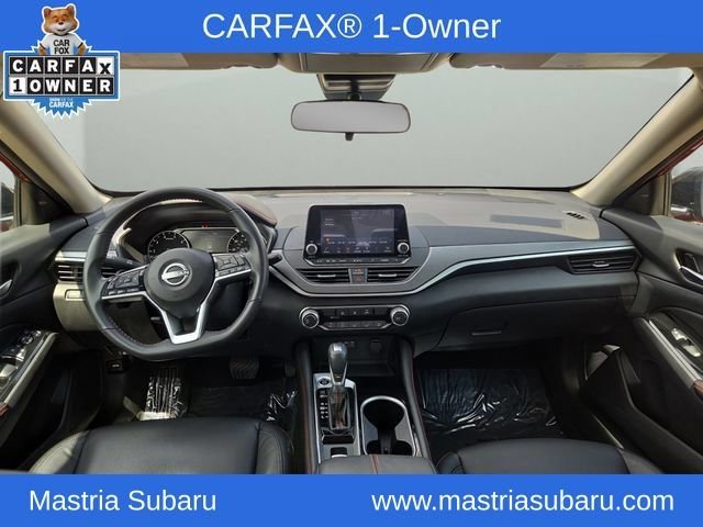 Used 2024 Scarlet Nissan 2.5 SR image 3