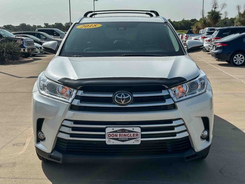 Used 2018 White Toyota XLE image 8