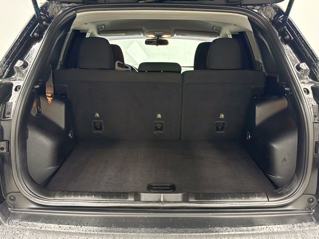 Used 2019 Black Jeep Latitude image 9