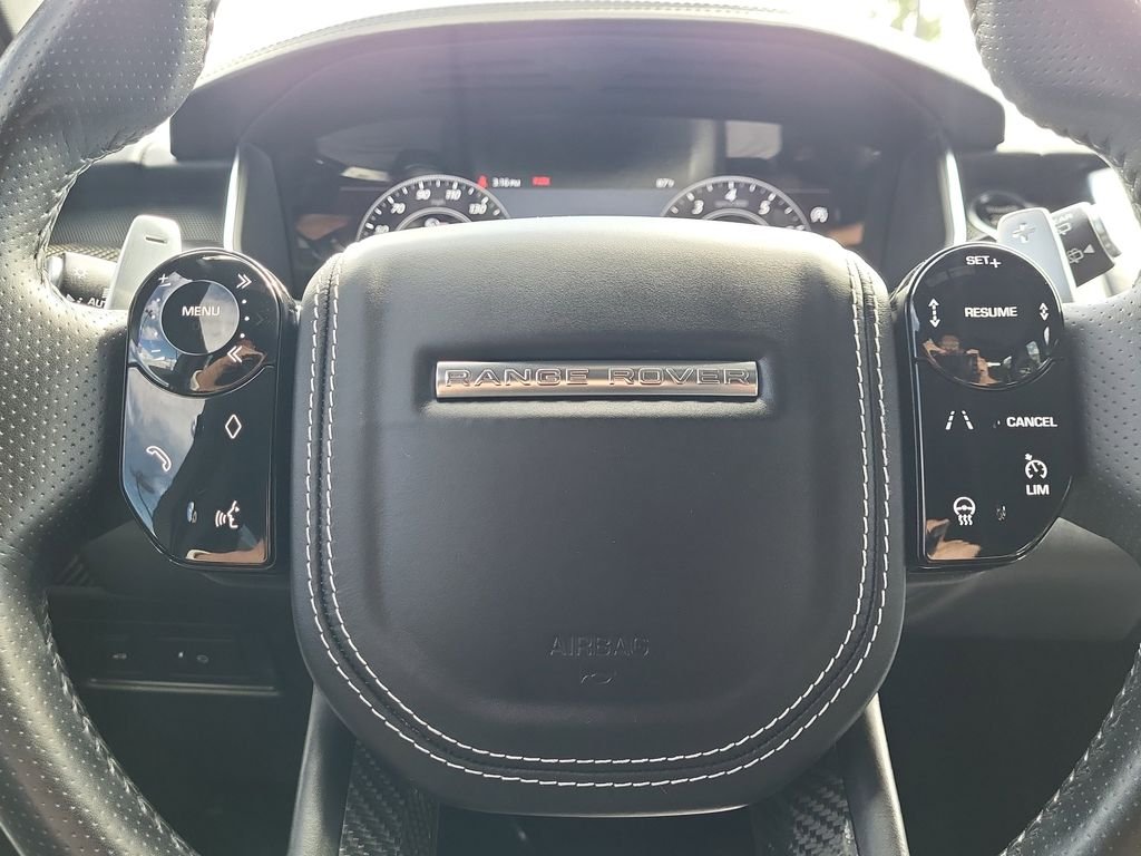 Used 2020  Land Rover SVR image 17