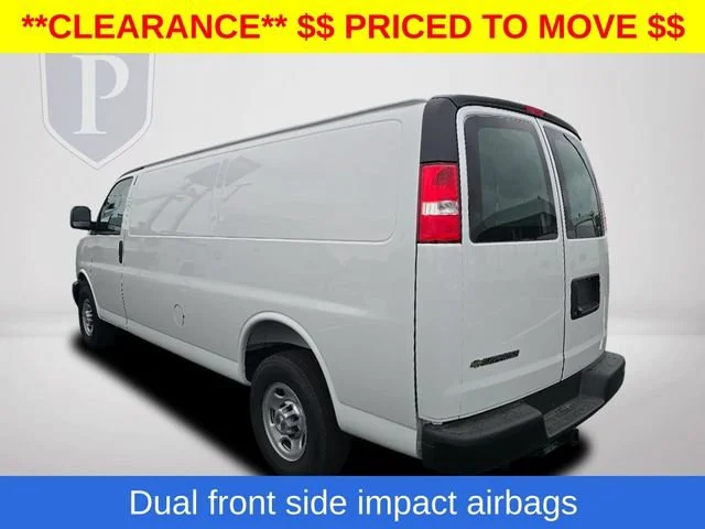 New 2025 Summit White Chevrolet WT image 10