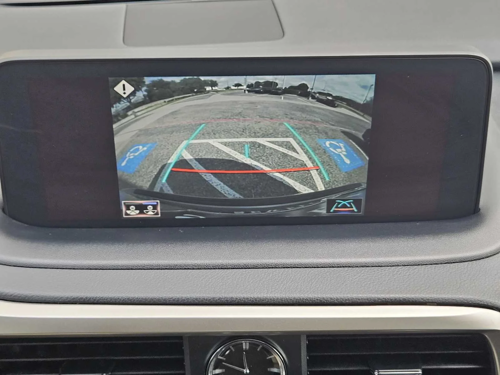 Used 2020 Atomic Silver Lexus  image 12