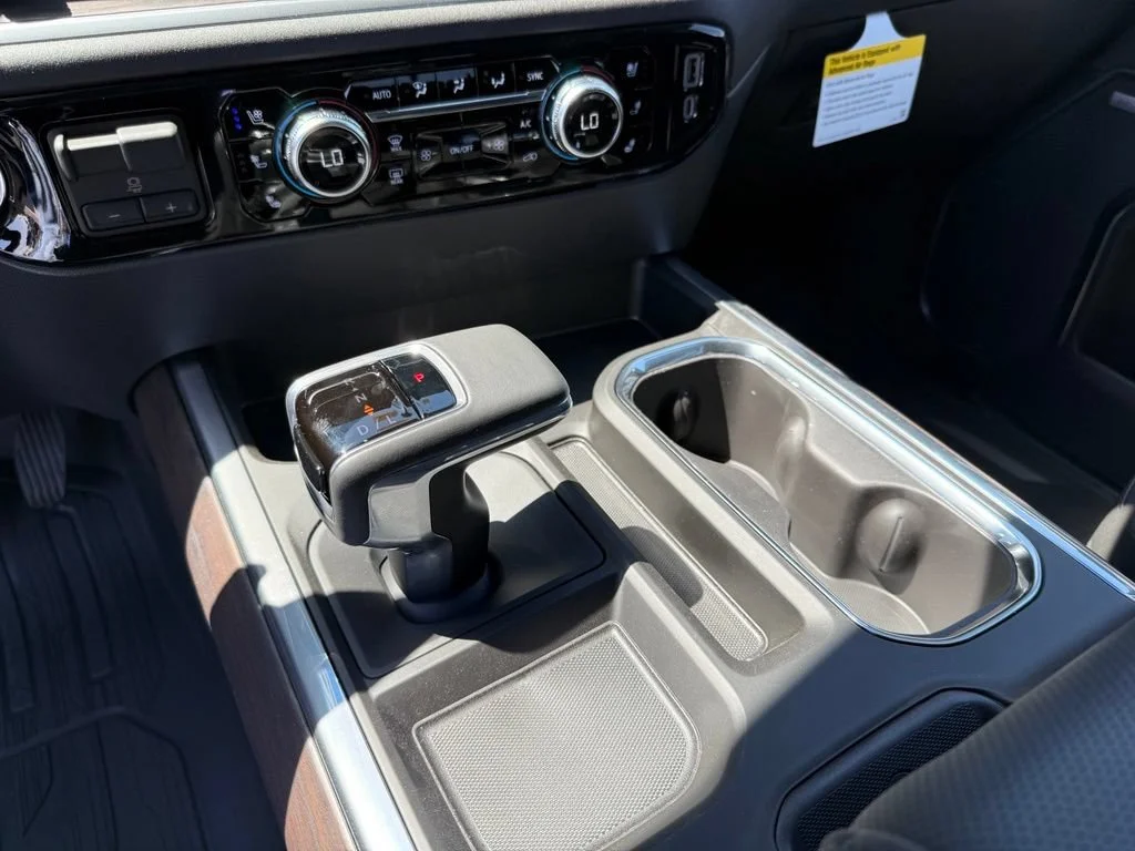 New 2026 Glacier White Tricoat GMC SLT image 27