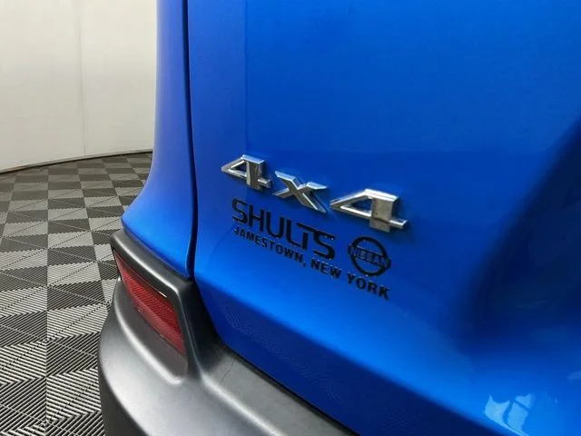 Certified Used 2022 Blue Jeep Latitude Lux image 12