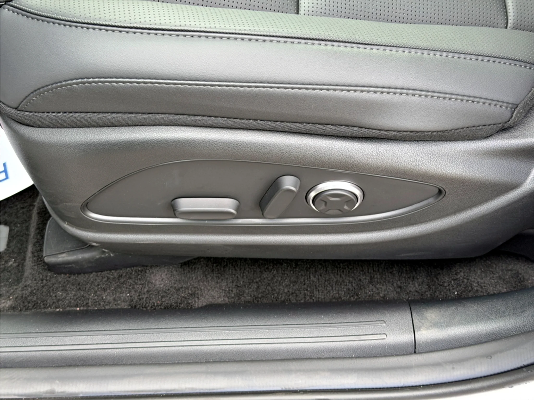New 2026 Creamy White Pearl Hyundai SEL Premium 7P image 19