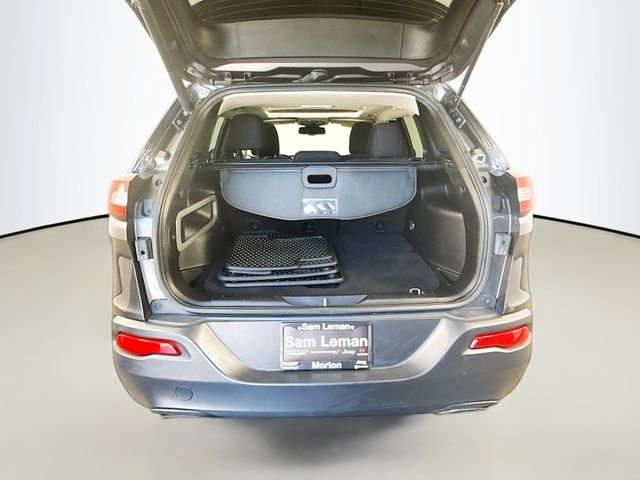 Used 2016 Gray Jeep Latitude image 24