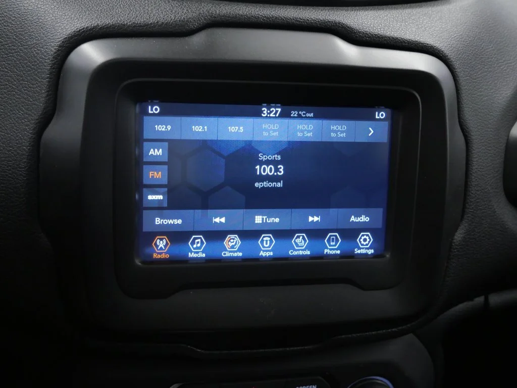 Certified Used 2019 Silver Jeep Latitude image 27