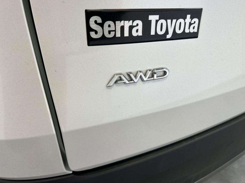 Used 2025 Beige Toyota Platinum image 10