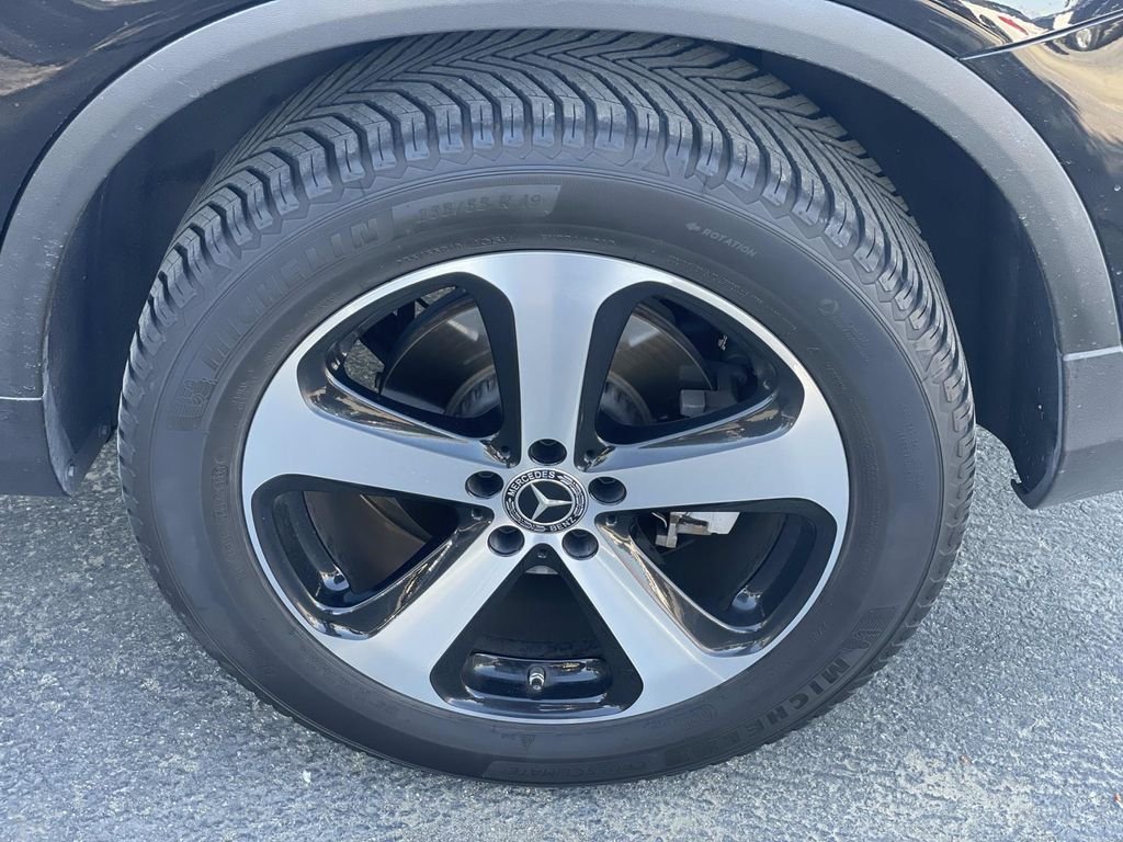 Used 2019 Black Mercedes-Benz GLC 350e image 30