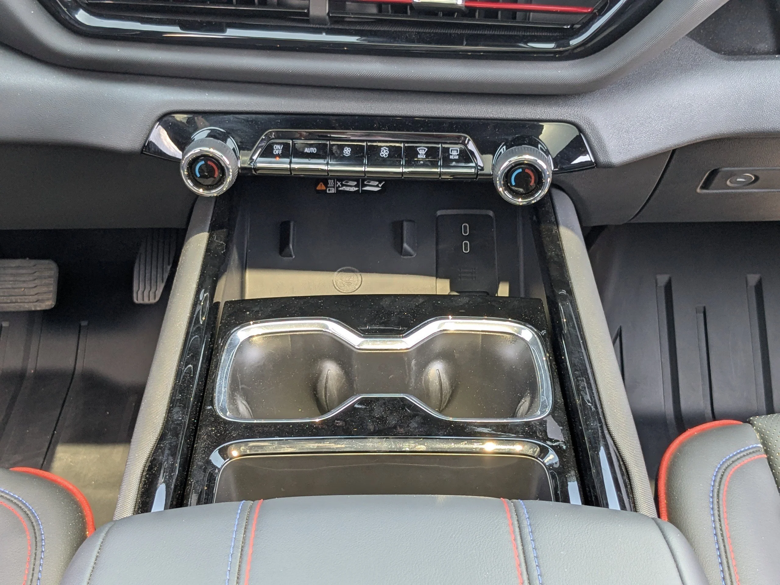 2025 Chevrolet Silverado EV RST - Photo 18