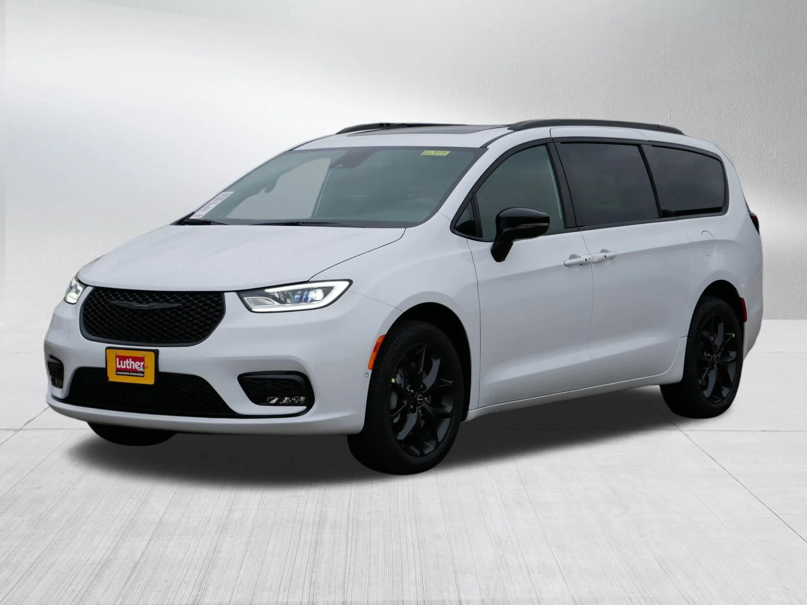 New 2026 Bright White Clear-Coat Exterior Paint Chrysler Select image 4