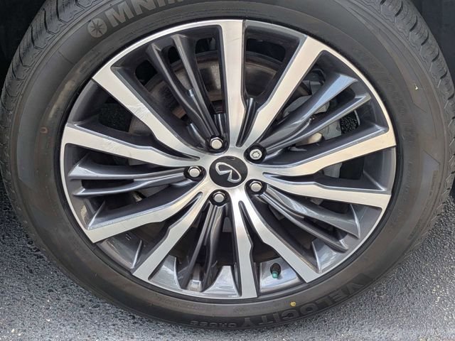 Used 2023 Black INFINITI Autograph image 11