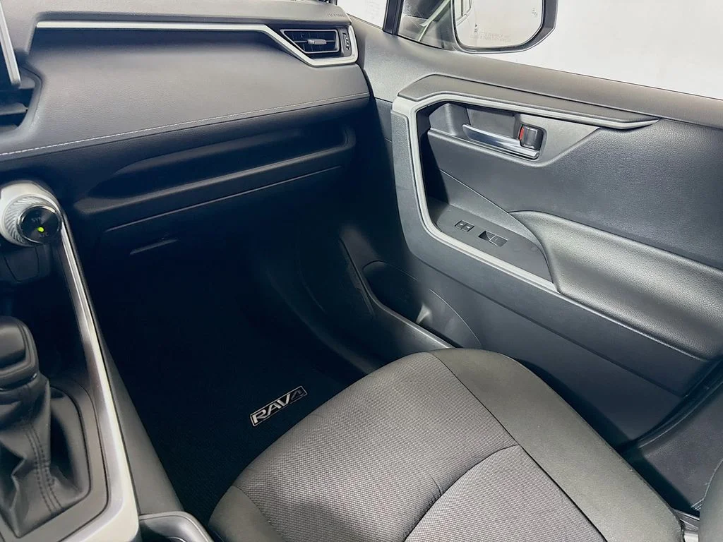 Used 2025 Silver Sky Metallic Toyota Hybrid XLE image 21