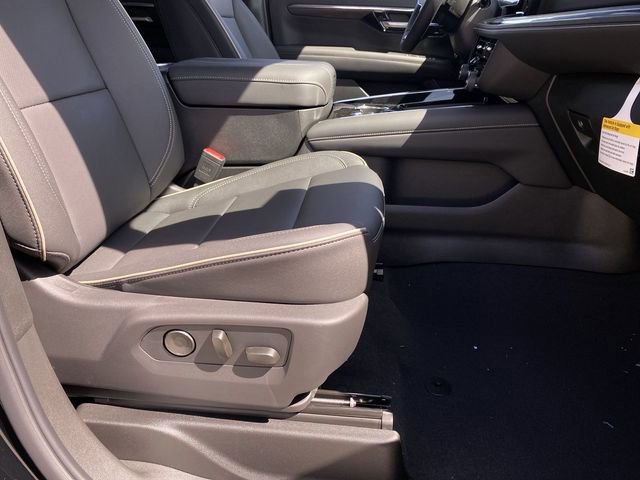 2026 Chevrolet Suburban Premier - Photo 44