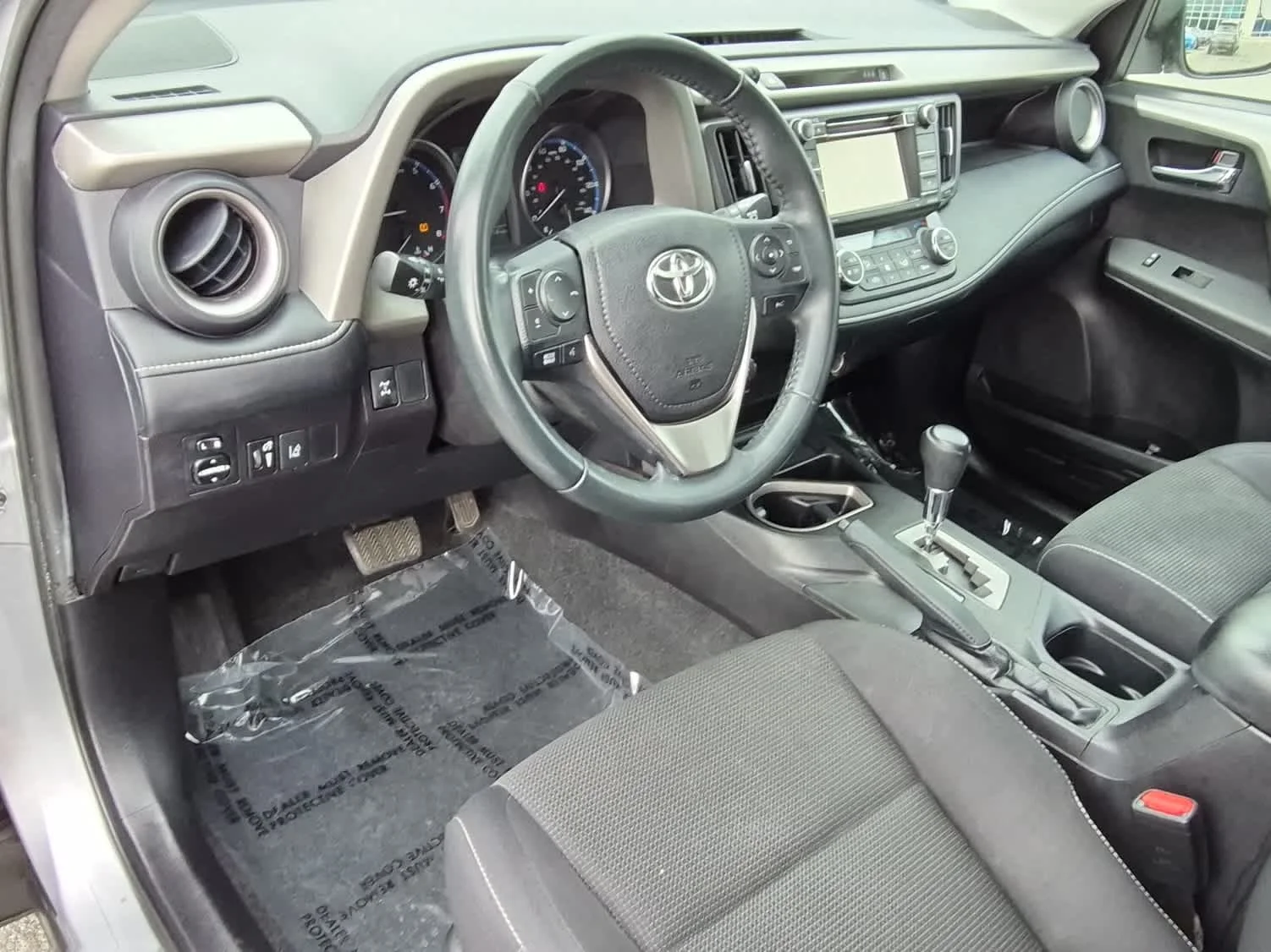 Used 2017 Silver Sky Metallic Toyota XLE image 13
