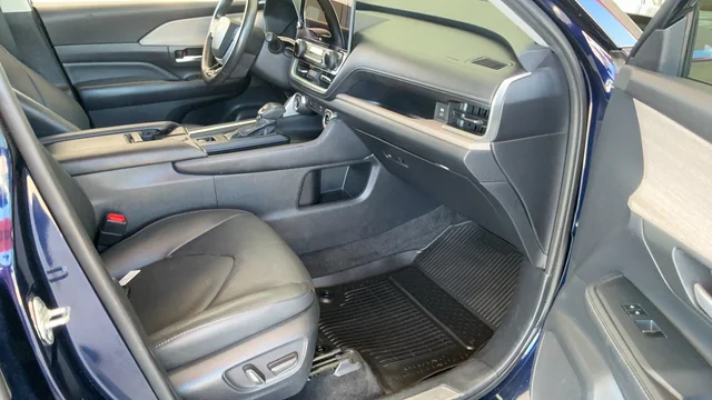 Used 2024  Toyota Limited image 24