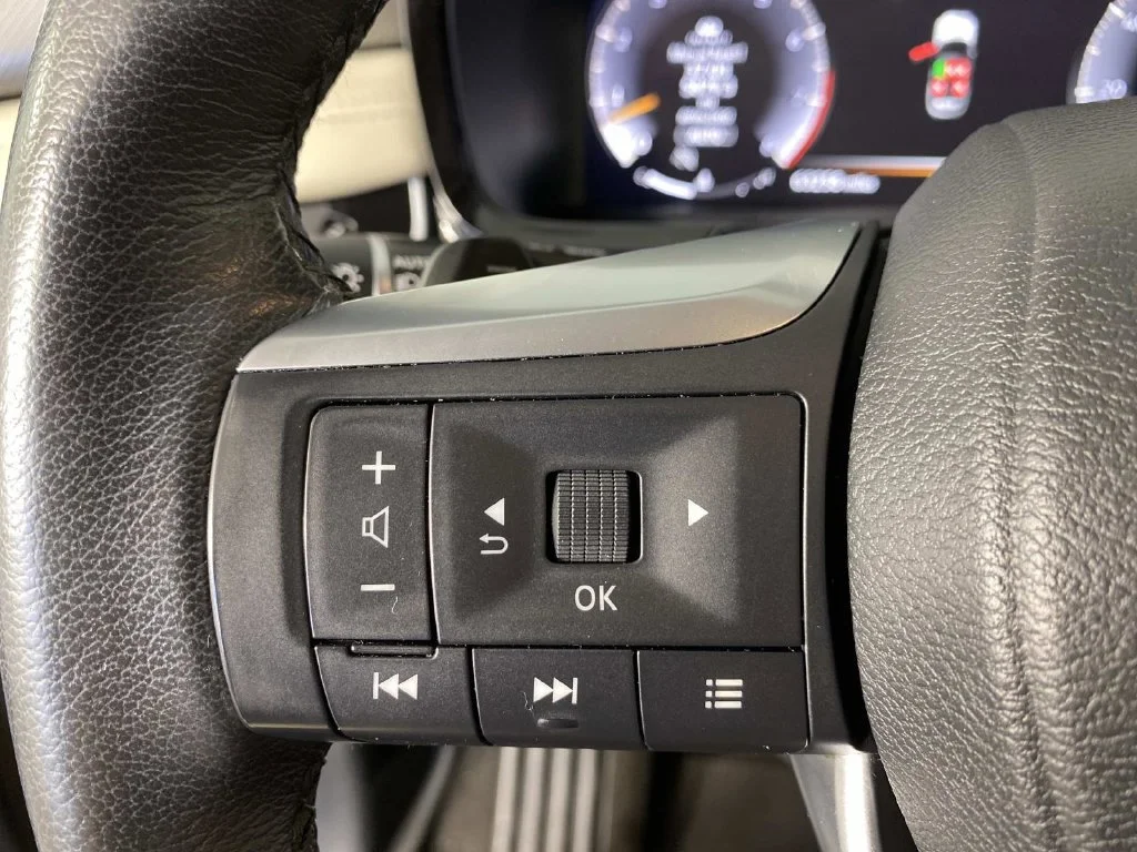 Used 2023 Titanium INFINITI LUXE image 18