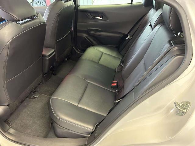 Certified Used 2023 PLATINUM WHITE PEARL MC. Toyota  image 13