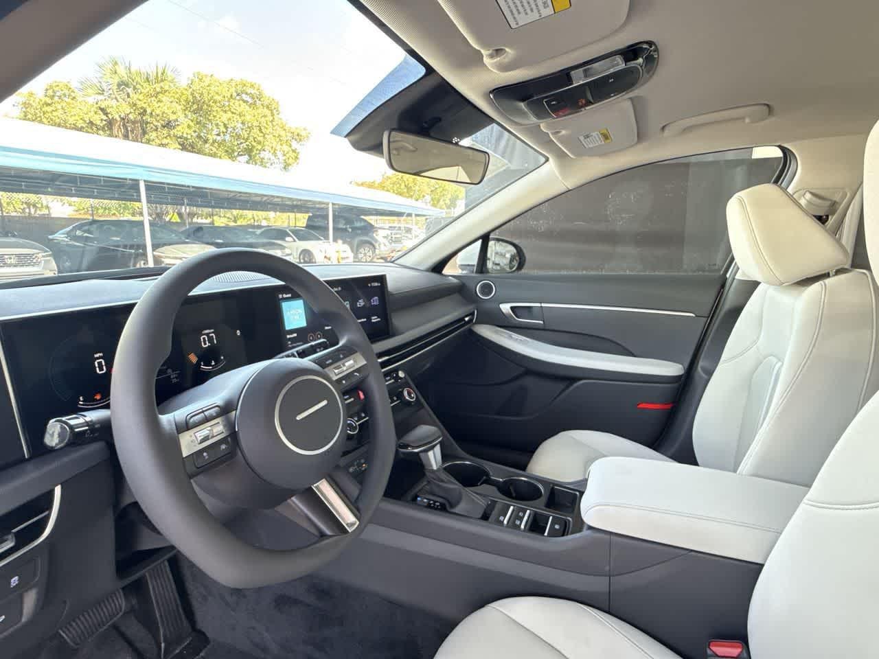 New 2026 Aero Silver Hyundai SE image 42