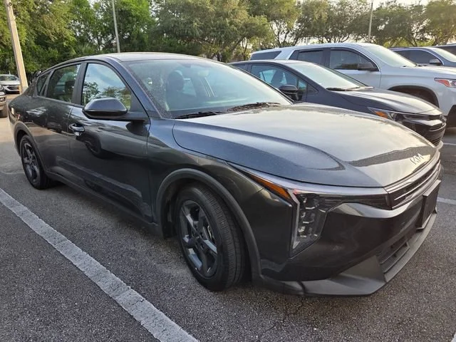 Used 2025 Kia K4 LXS with VIN 3KPFT4DE9SE072128 for sale in Orange Park, FL
