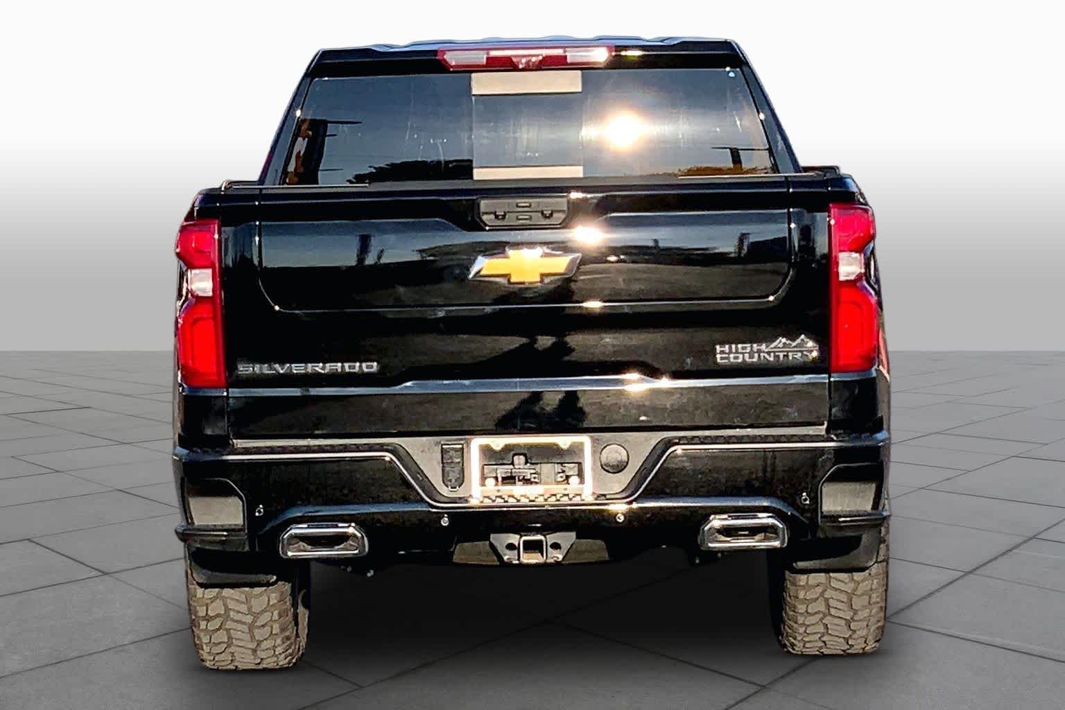 Used 2024 Black Chevrolet High Country image 5