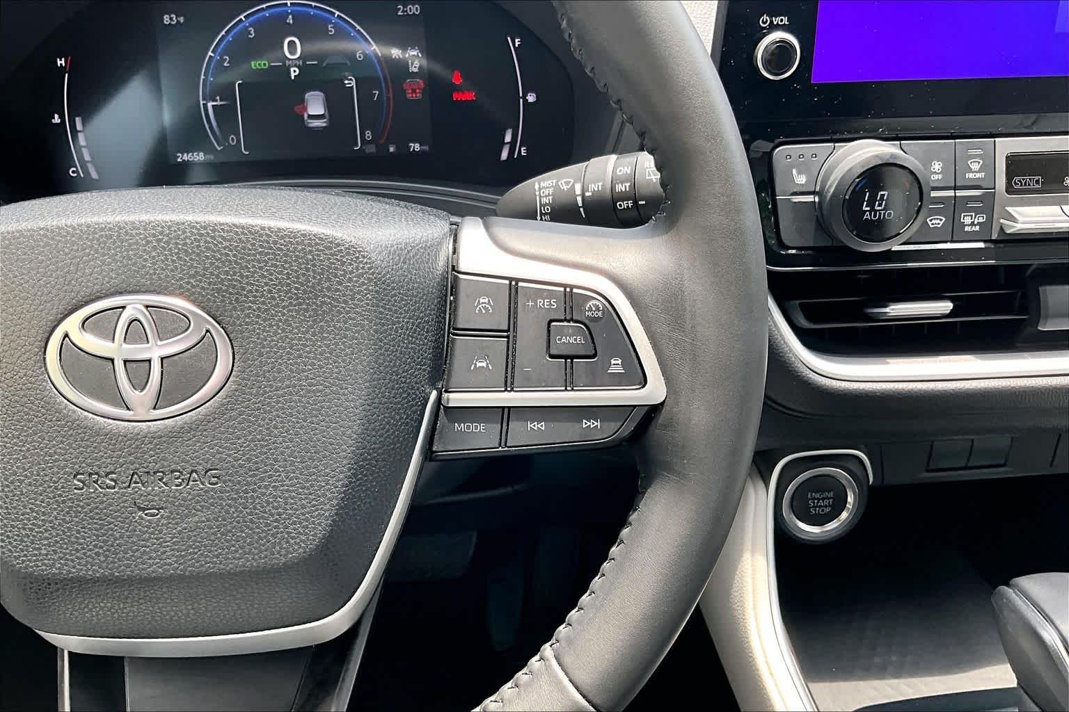 Used 2024 Wind Chill Pearl Toyota XLE image 25