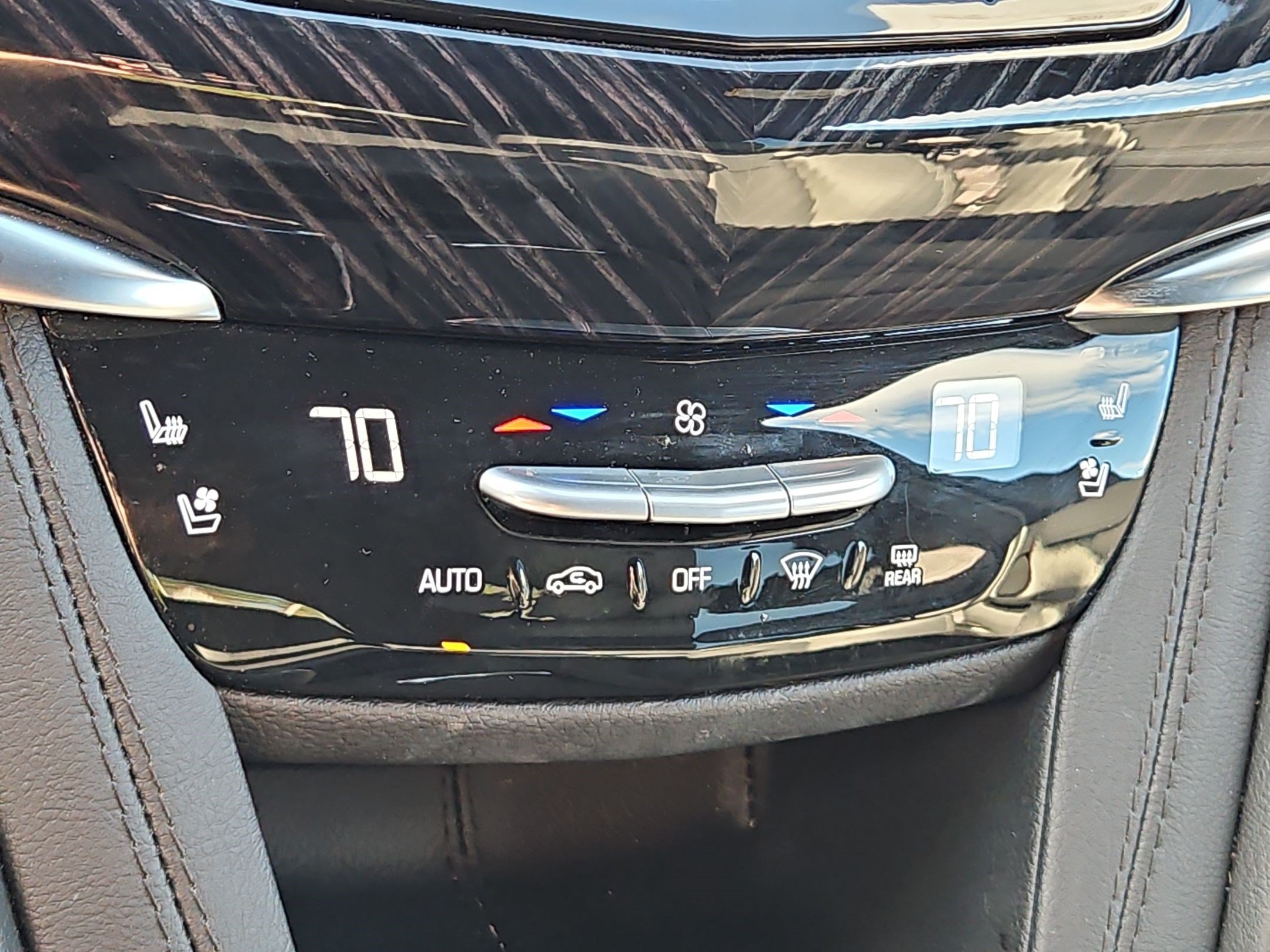 2025 Cadillac XT6 Premium Luxury - Photo 22