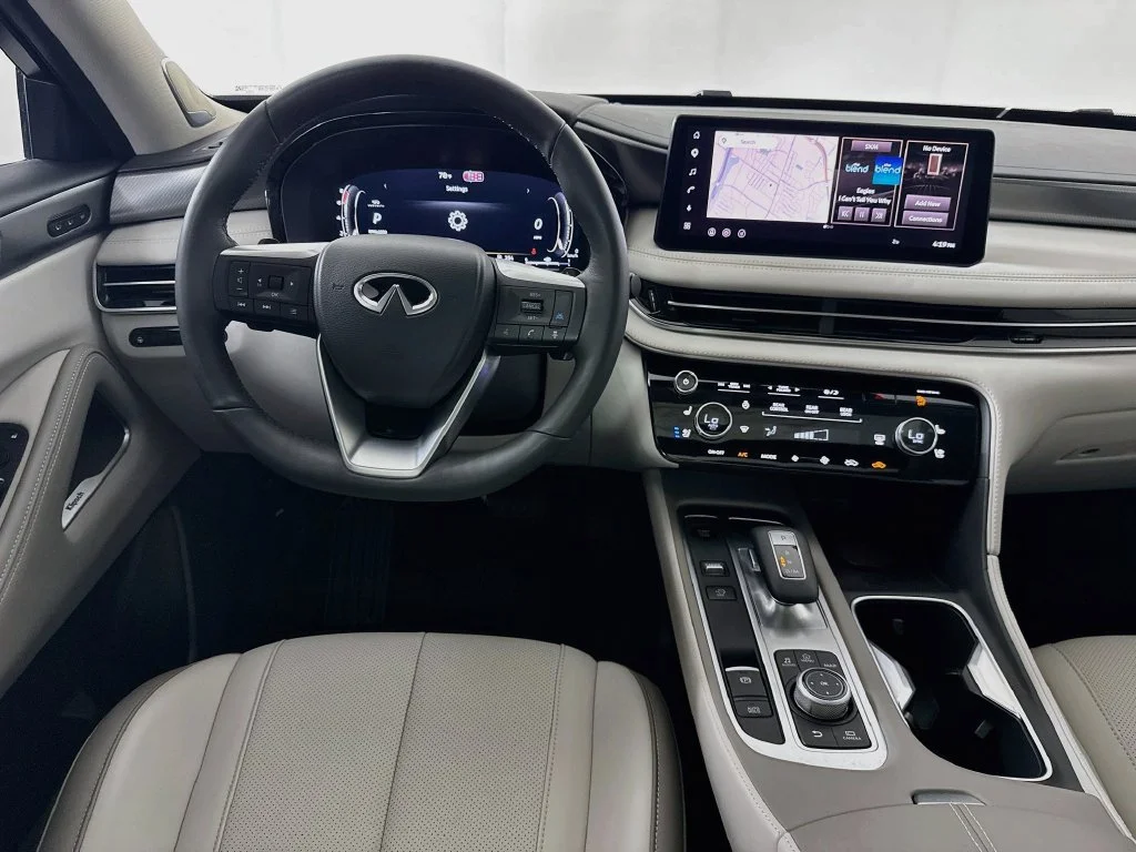 Certified Used 2027 White INFINITI LUXE image 31