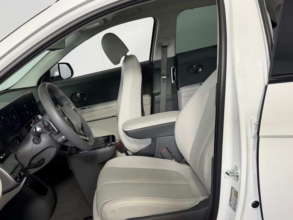 Used 2025 White Hyundai Limited image 21