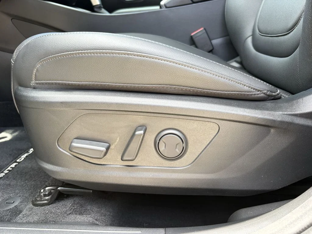 Used 2025 Sage Gray Hyundai SEL image 13