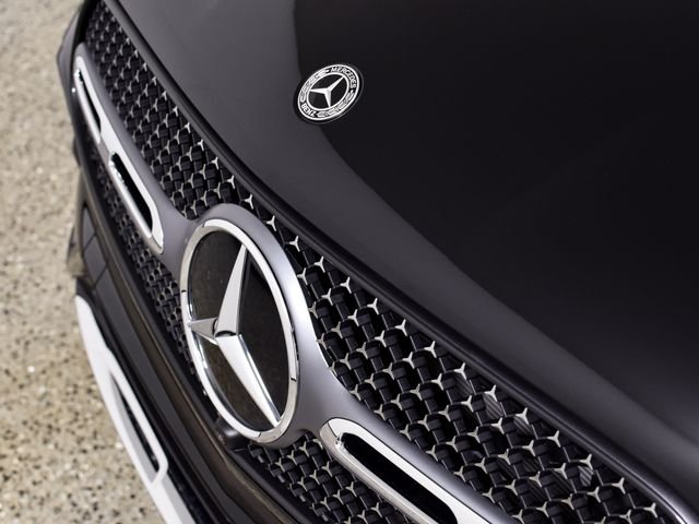 New 2027 Black Mercedes-Benz GLC 350e image 8