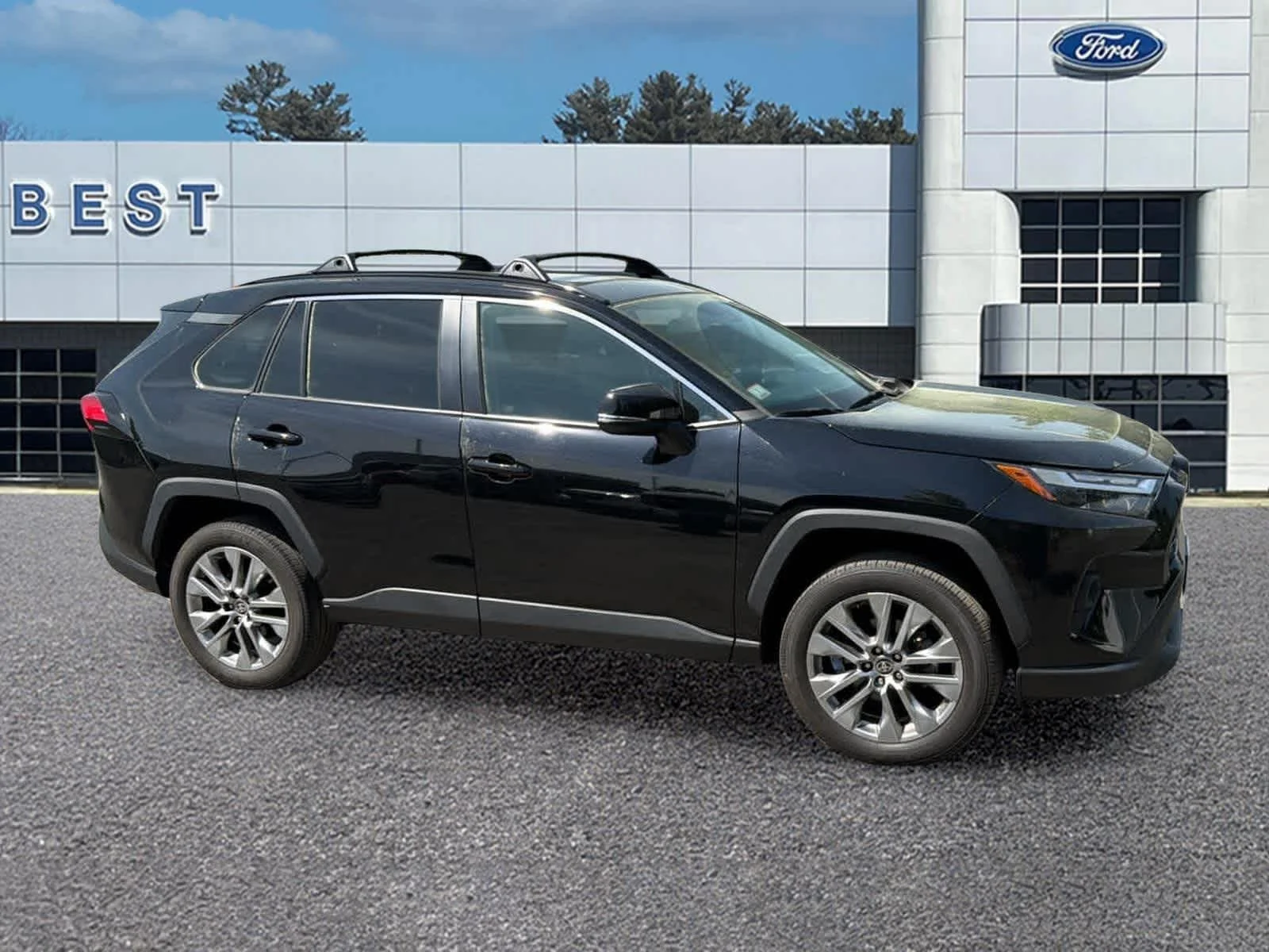 Used 2024 Midnight Black Metallic Toyota XLE Premium image 4
