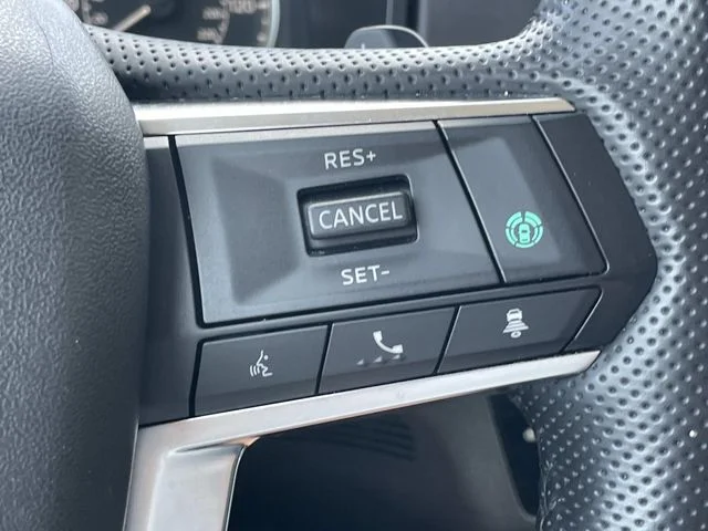 Used 2024  Mitsubishi SE image 22