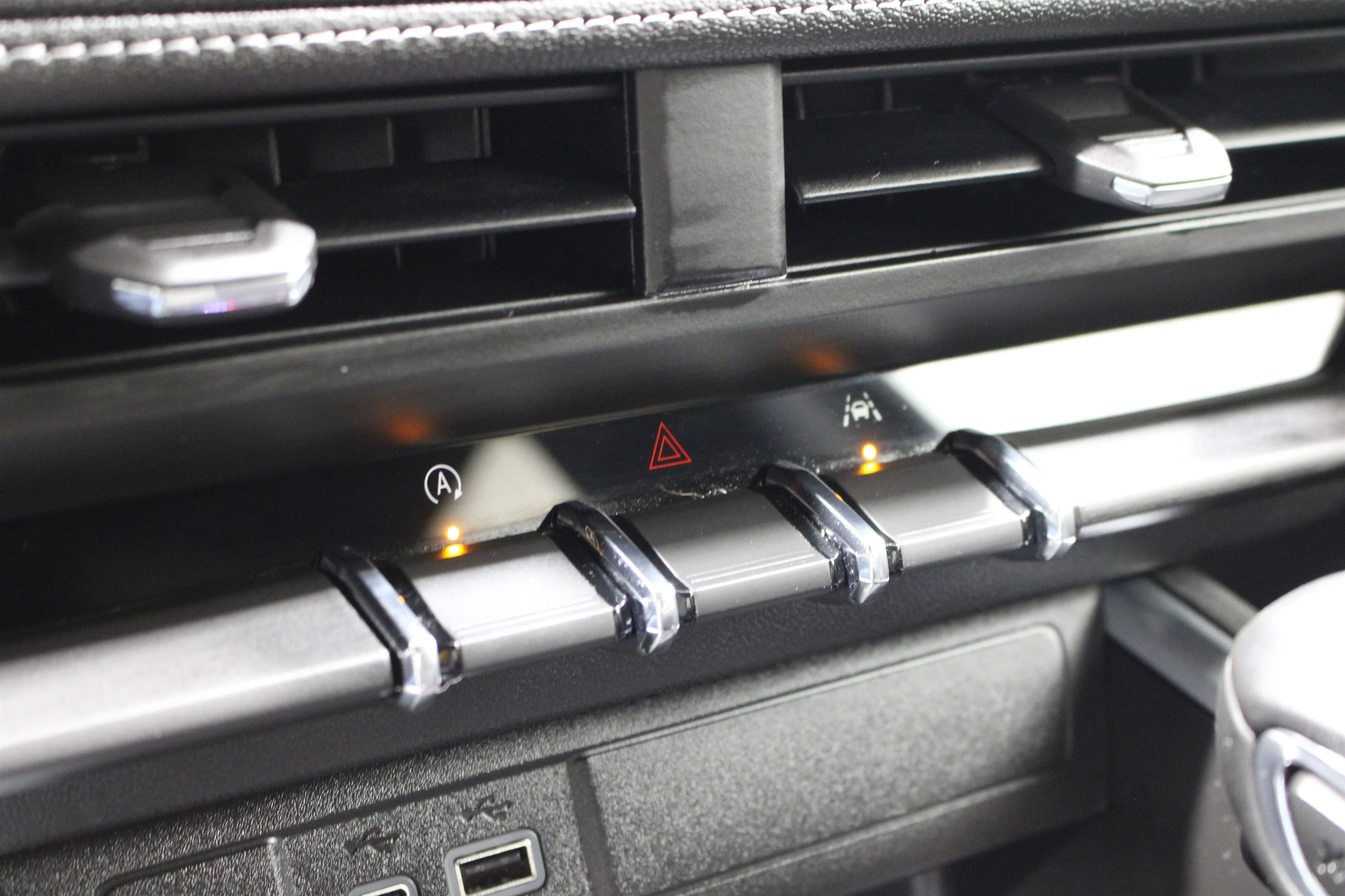 2023 Chevrolet Colorado LT - Photo 17